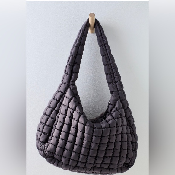 FREE WITH FIRST PURCHASE OF $300 OR MORE. NWT FREE PEOPLE QUILTED BAG - Picture 3 of 5